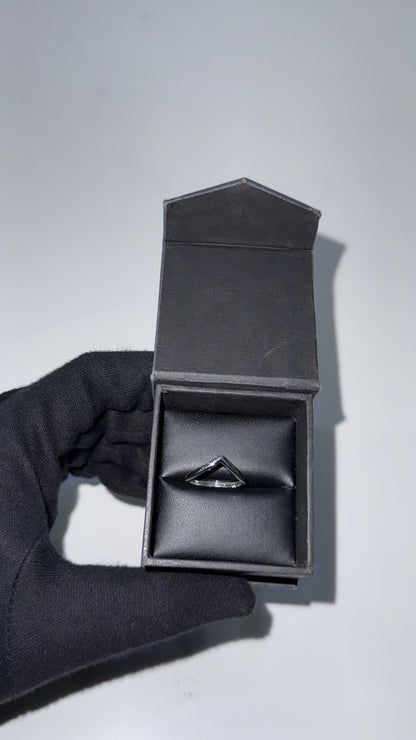 Plain V Band Ring