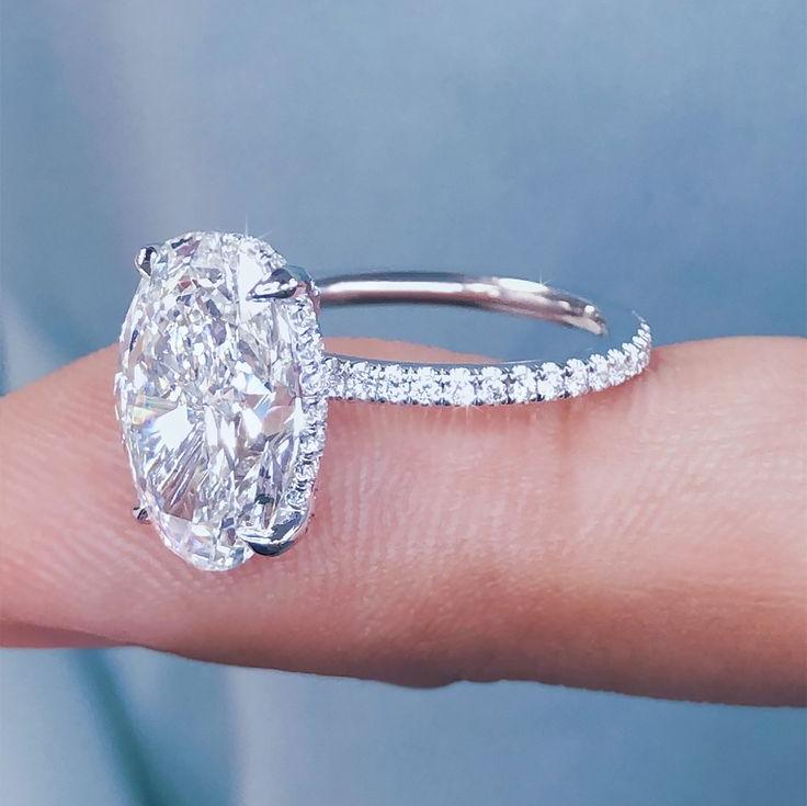 Kiara Advani Ring (Hidden Halo)