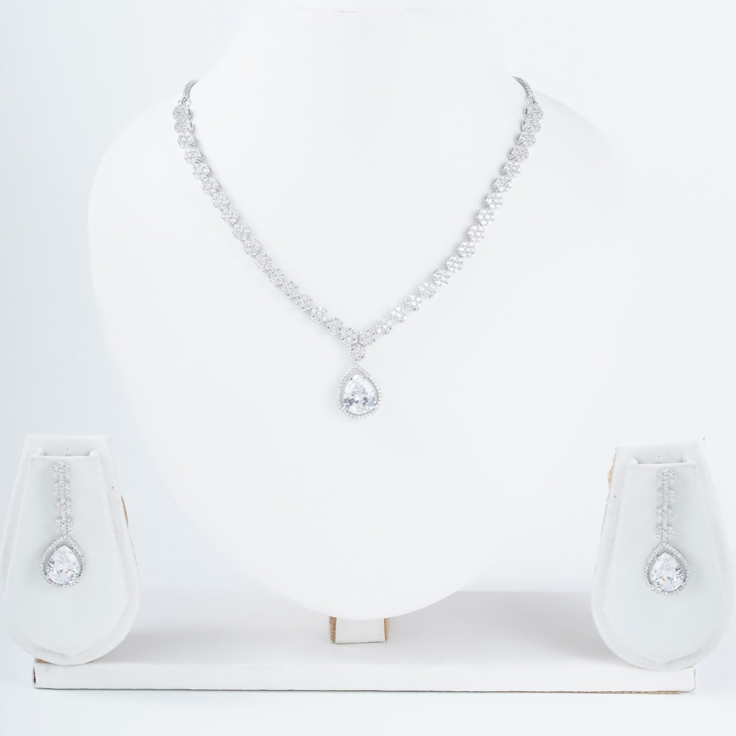 Cocktail Look Necklace Set